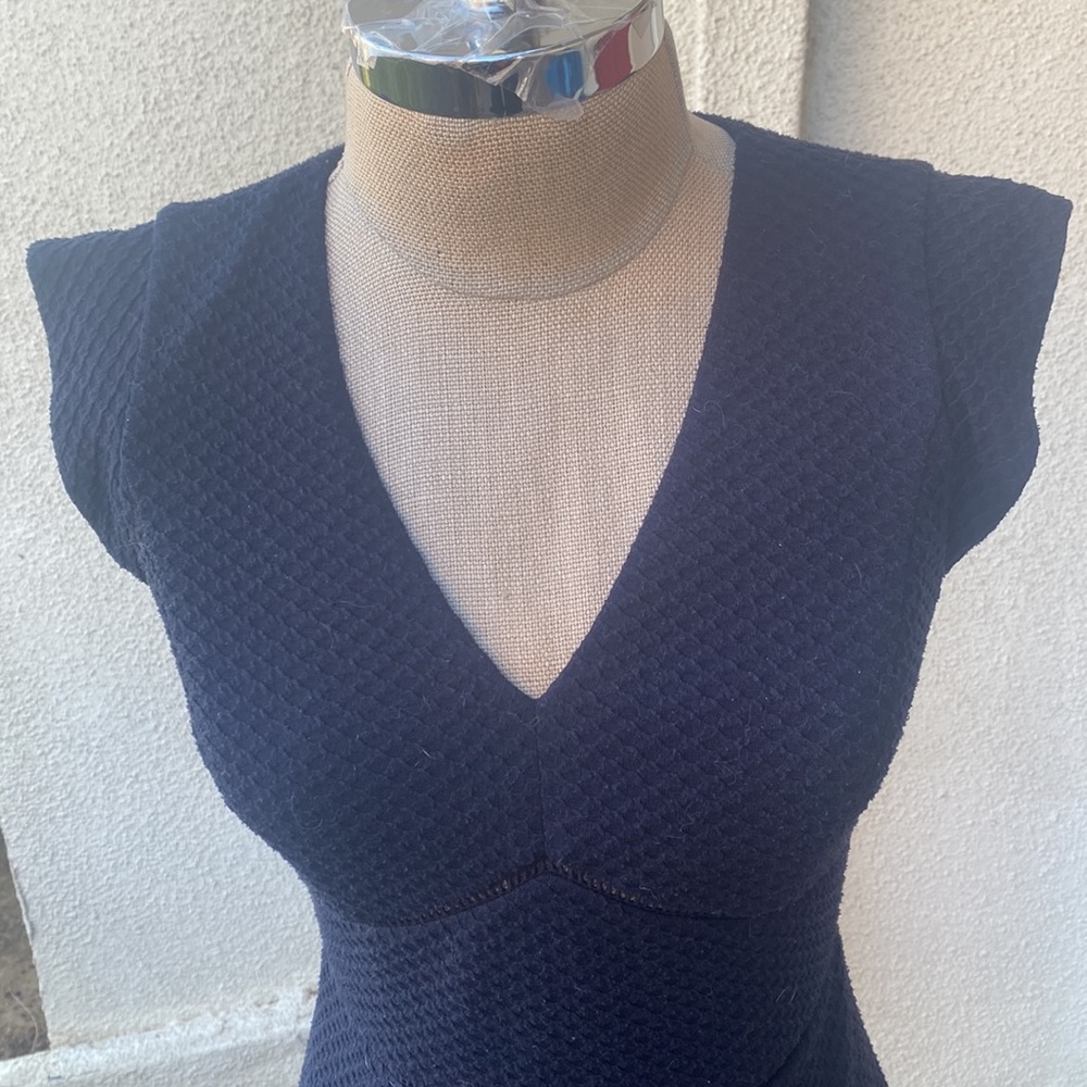 Rebecca Taylor from Neiman’s dark navy blue dress that flares out beautifully - Picture 4 of 14